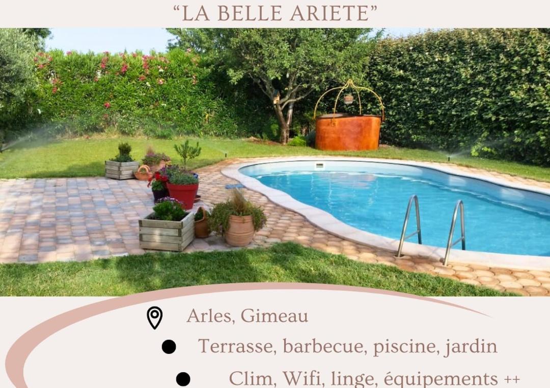 La Belle Ariete Piscine Hébergement de vacances Arles